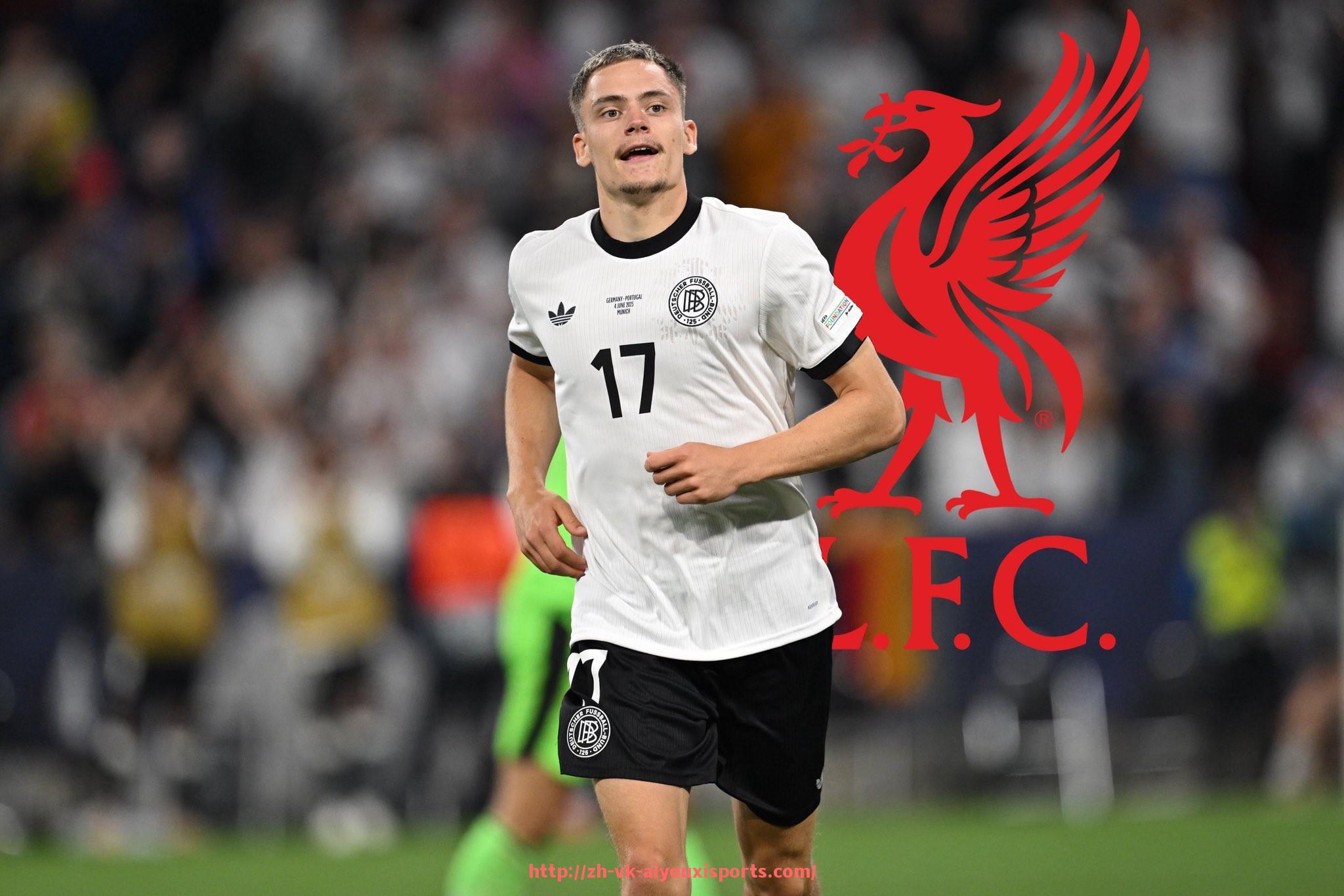 爱游戏体育官网-英超球衣的袖章设计历史与演变过程